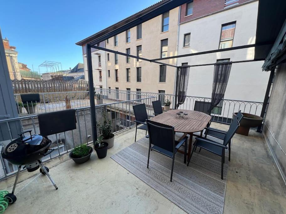 Coeur De Ville, Garage Prive Et Gratuit Avec Terrasse ! 카오르 외부 사진